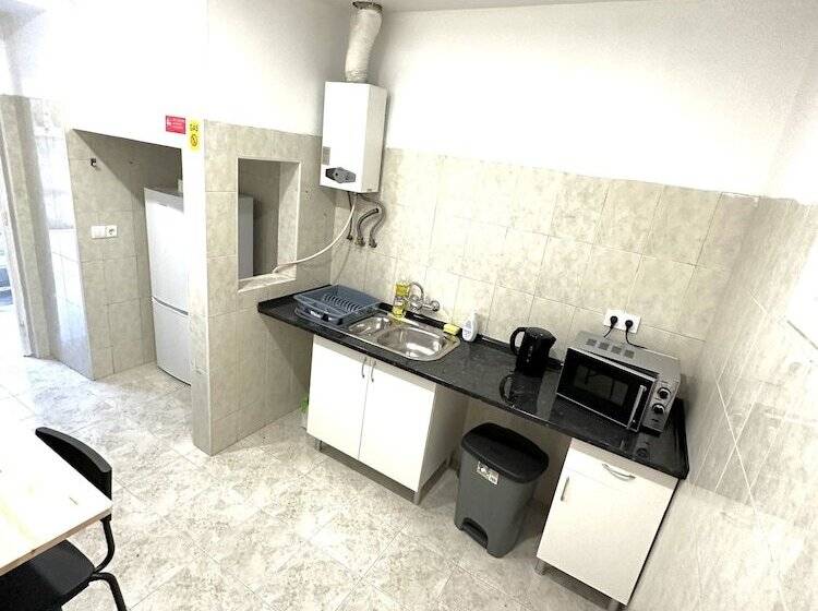 هاستل Lisboa Parque Guest House