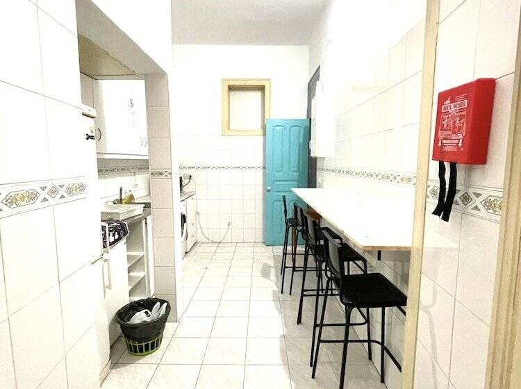 هاستل Lisboa Parque Guest House