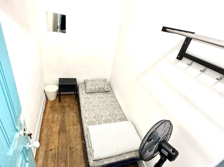 هاستل Lisboa Parque Guest House