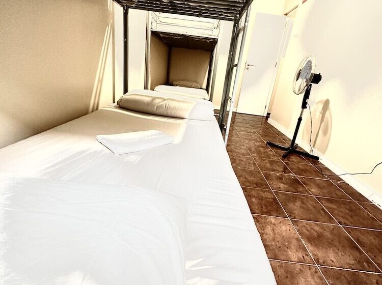 هاستل Lisboa Parque Guest House