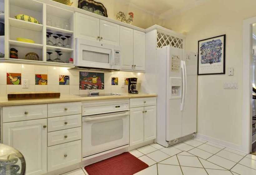 Amelia Home By Avantstay In Historic Old Town W/ Pool