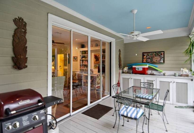 Amelia Home By Avantstay In Historic Old Town W/ Pool