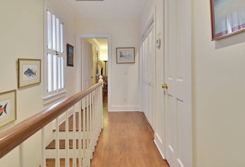 Amelia Home By Avantstay In Historic Old Town W/ Pool