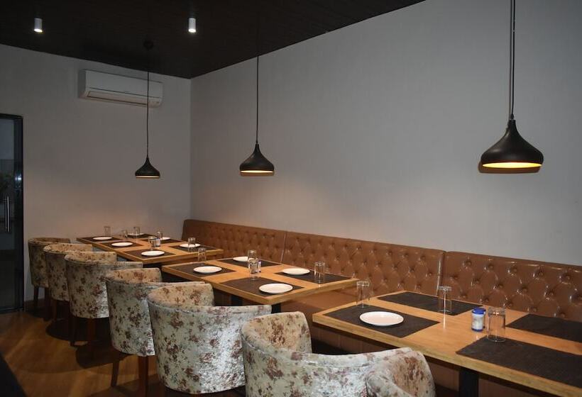 Annandam Inn Hotel Anand