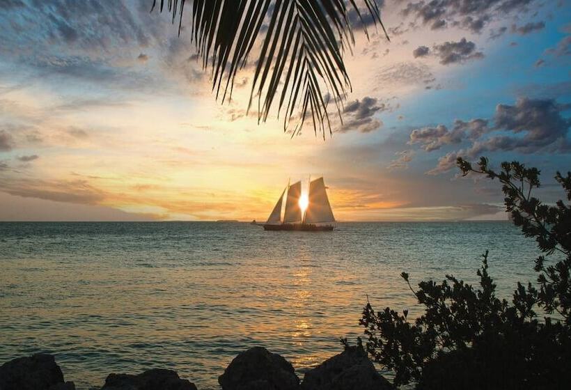 Artist Garden By Avantstay Great Location W/ Balcony, Outdoor Dining, Shared Pool & Bbq! Week Long S