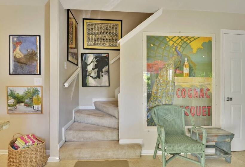 Artist Garden By Avantstay Great Location W/ Balcony, Outdoor Dining, Shared Pool & Bbq! Week Long S