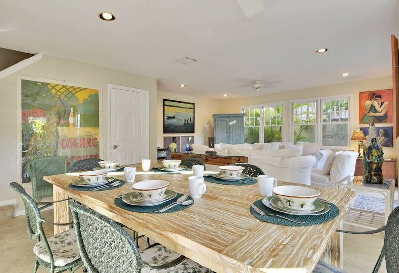 Artist Garden By Avantstay Great Location W/ Balcony, Outdoor Dining, Shared Pool & Bbq! Week Long S