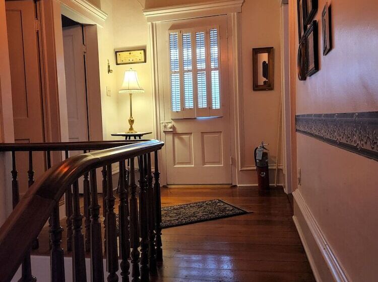 مبيت وإفطار Hawthorne Inn