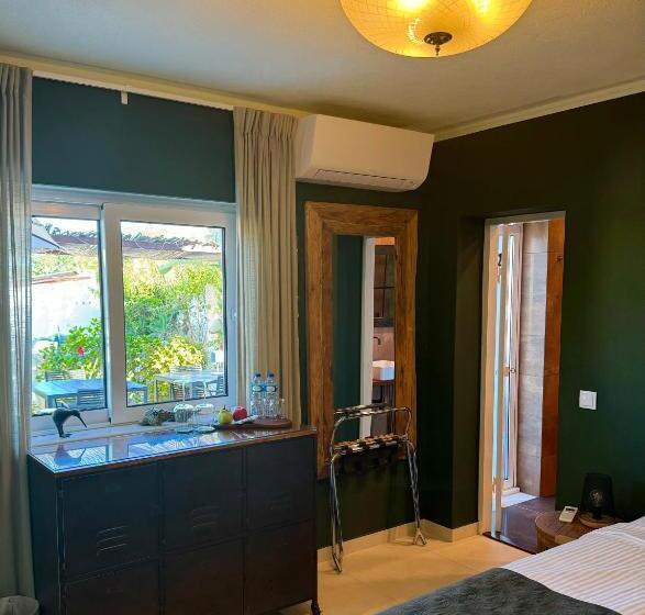 مبيت وإفطار Palm View Guesthouse, Adults Only