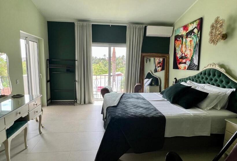 민박 Palm View Guesthouse, Adults Only