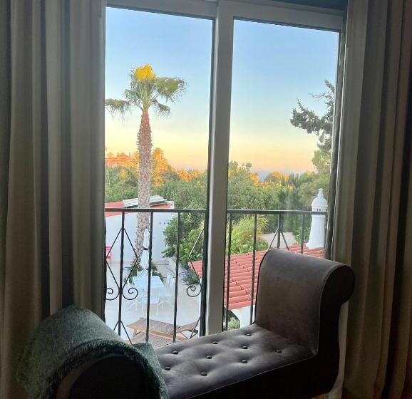 민박 Palm View Guesthouse, Adults Only