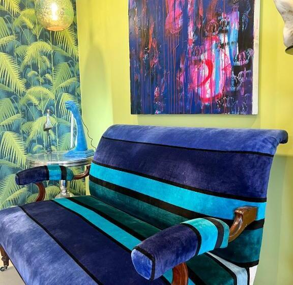 مبيت وإفطار Palm View Guesthouse, Adults Only