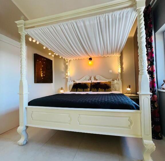 민박 Palm View Guesthouse, Adults Only