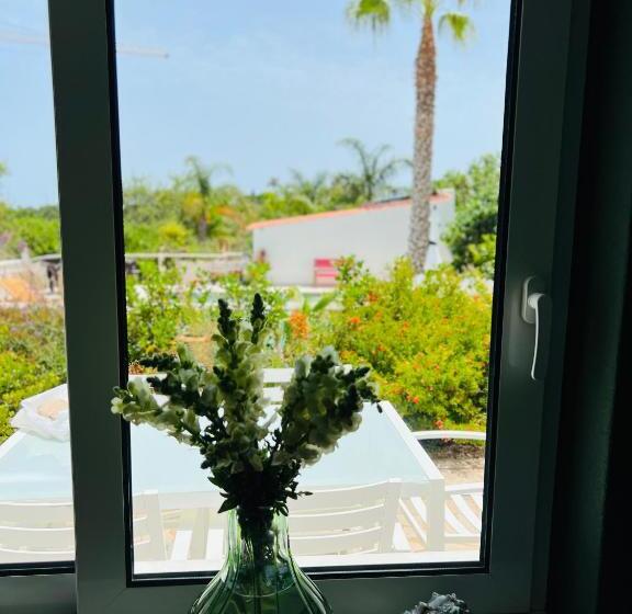 민박 Palm View Guesthouse, Adults Only