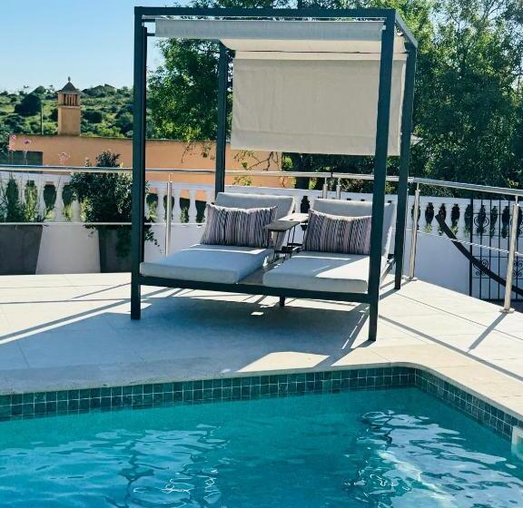 مبيت وإفطار Palm View Guesthouse, Adults Only