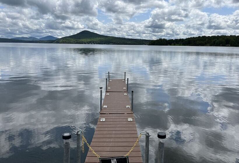 مبيت وإفطار Seymour Lake Lodge