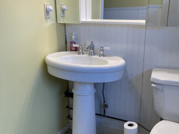 مبيت وإفطار Seymour Lake Lodge