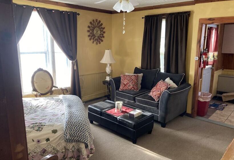 مبيت وإفطار Seymour Lake Lodge