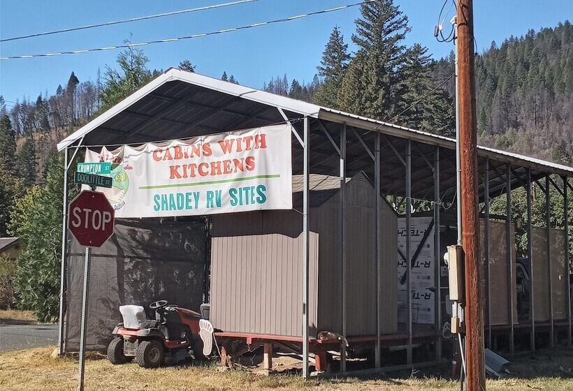 Bigfoot Rv & Cabins Park