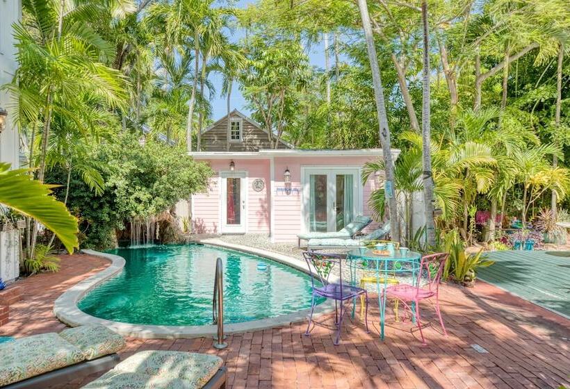 Boat House By Avantstay Character Cottage Central Location W/ Shared Pool Month Long Stays