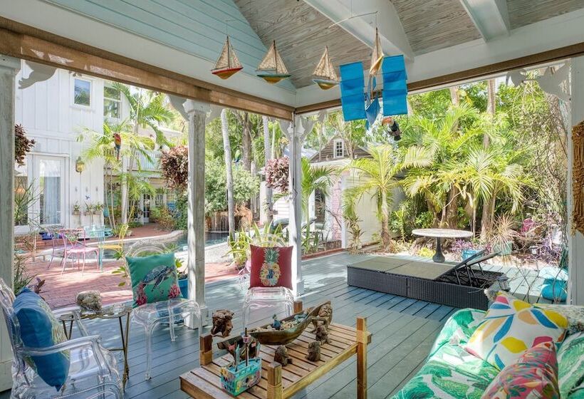 Boat House By Avantstay Character Cottage Central Location W/ Shared Pool Month Long Stays