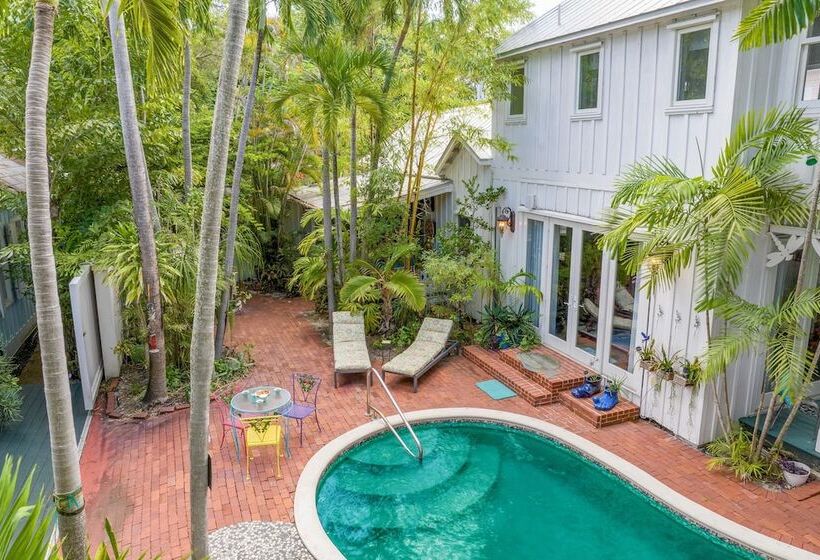 Boat House By Avantstay Character Cottage Central Location W/ Shared Pool Month Long Stays