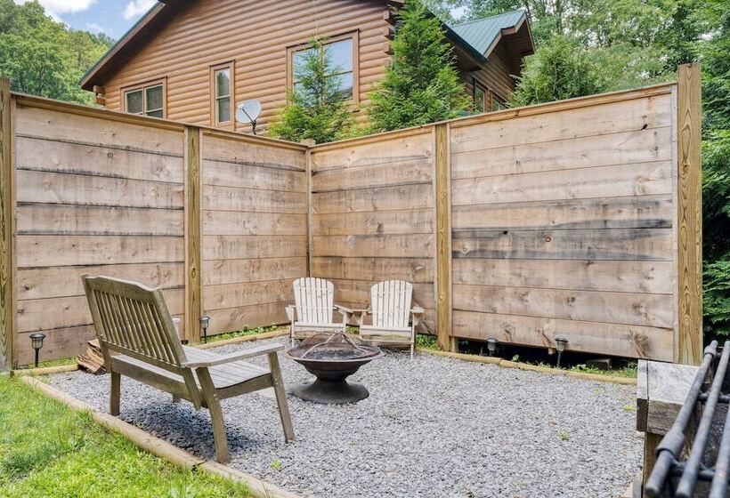 Brookshore By Avantstay Relaxing Backyard Creek, 10mins From Pigeon Forge