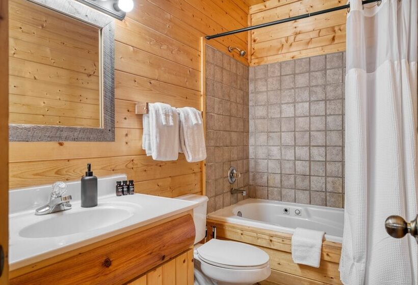 Brookshore By Avantstay Relaxing Backyard Creek, 10mins From Pigeon Forge