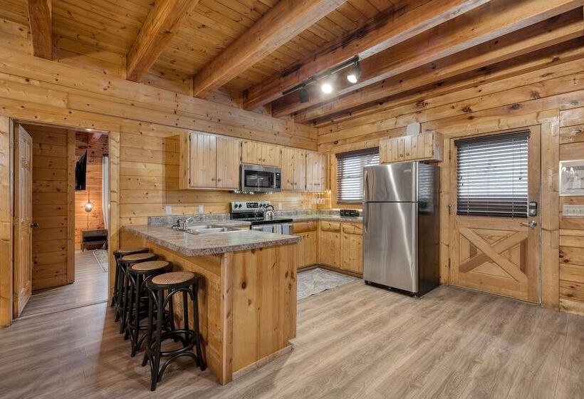 Brookshore By Avantstay Relaxing Backyard Creek, 10mins From Pigeon Forge