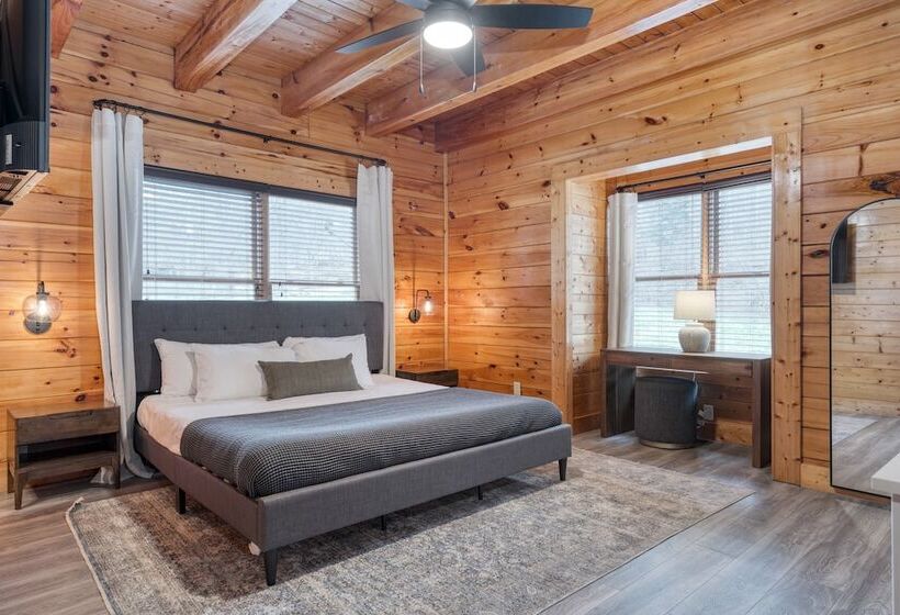 Brookshore By Avantstay Relaxing Backyard Creek, 10mins From Pigeon Forge