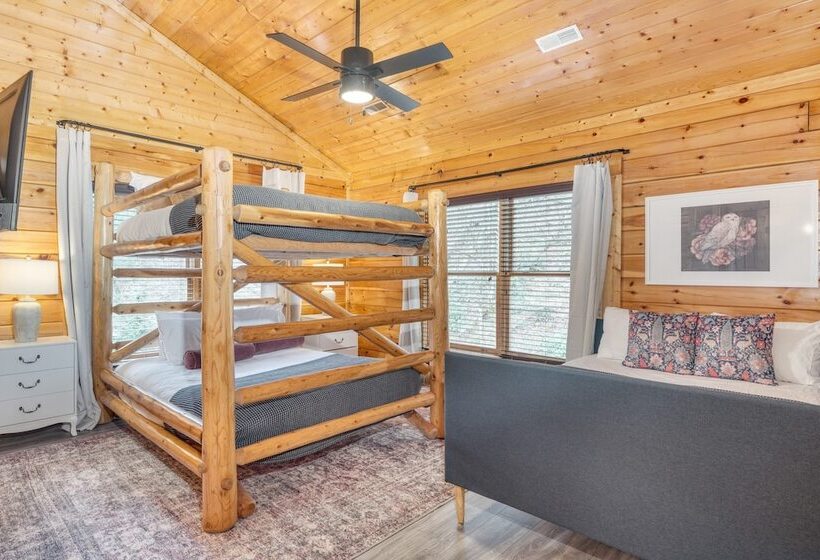 Brookshore By Avantstay Relaxing Backyard Creek, 10mins From Pigeon Forge