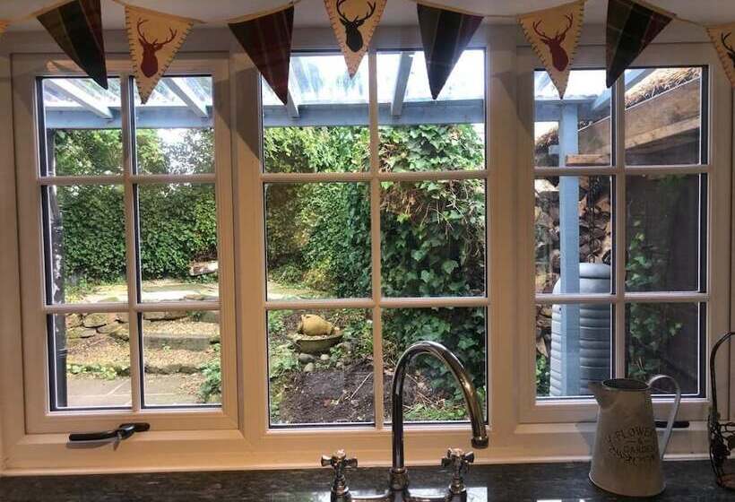 Charming Country Cottage In A Peaceful Location