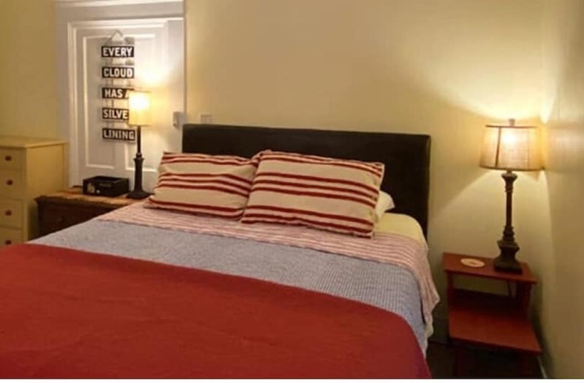 College Inn Bed And Breakfast