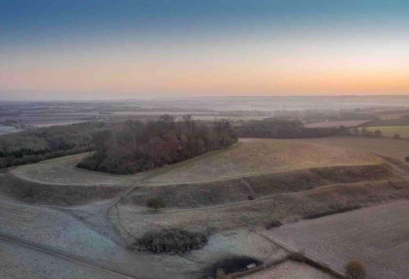 Cottage In Area Of Outstanding Natural Beauty