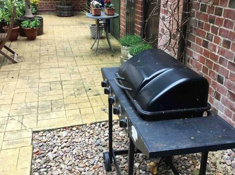 Cottage In Area Of Outstanding Natural Beauty