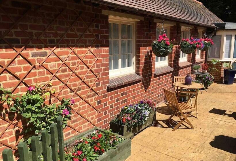 Cottage In Area Of Outstanding Natural Beauty