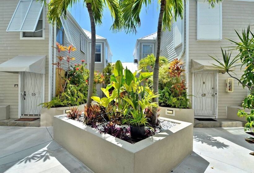 Duval Breeze By Avantstay Great Location Close To Beach & Nightlife Shared Pool! Week Long Stays