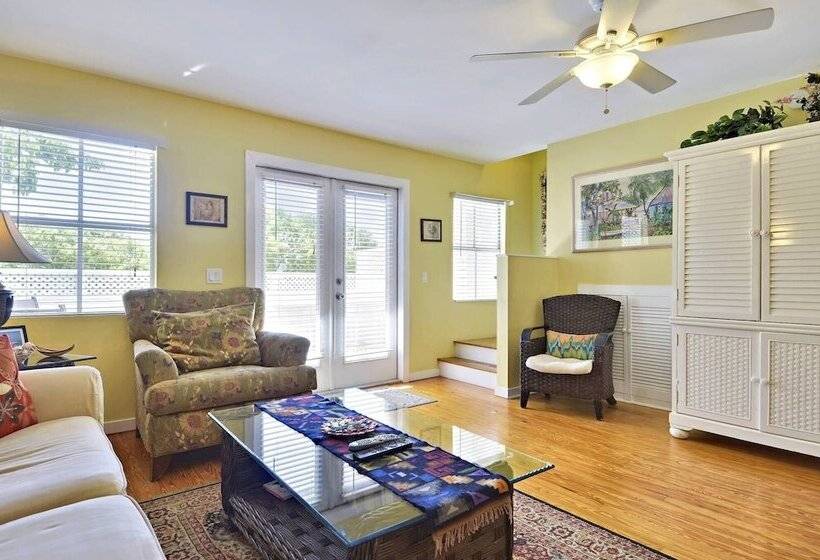 Duval Breeze By Avantstay Great Location Close To Beach & Nightlife Shared Pool! Week Long Stays