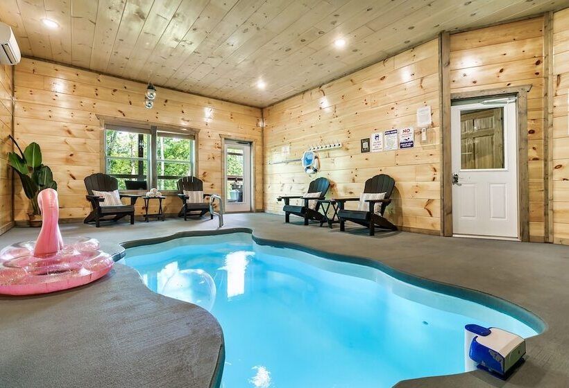 Eagle Splash Vista| Pool Projector, Pet Friendly, Game Room