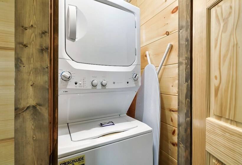 Eagle Splash Vista| Pool Projector, Pet Friendly, Game Room