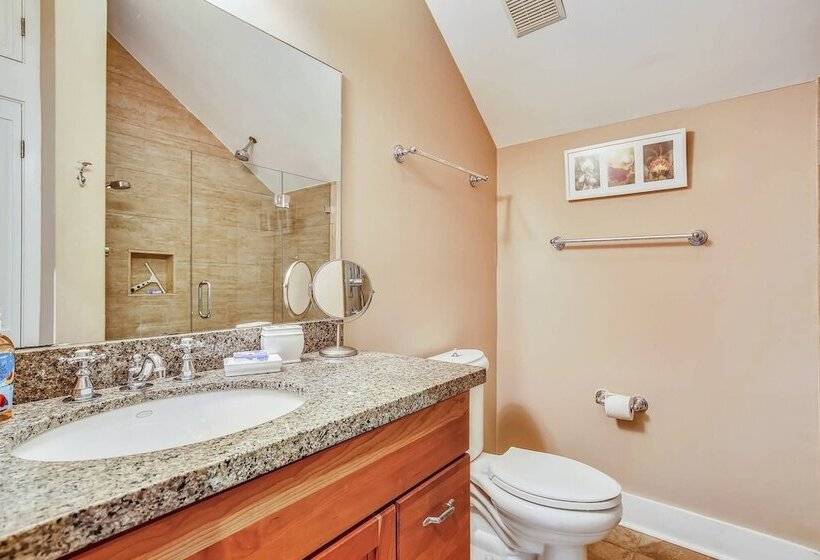 Ecco Domani By Avantstay Gorgeous Home W/ Pool, Balcony In Great Location Month Long Stays Only