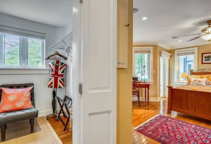 Ecco Domani By Avantstay Gorgeous Home W/ Pool, Balcony In Great Location Month Long Stays Only