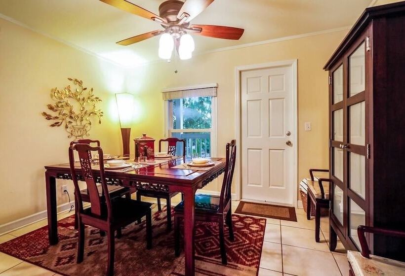 Emma S Escape By Avantstay Key West Central W/ Shared Pool & Hot Tub Month Long Stays Only
