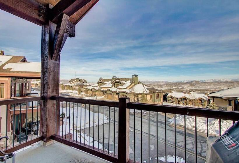 Fairway Ski And Golf Retreat By Avantstay Blocks From The Ski Lift! Beautiful Views W/ Hot Tub