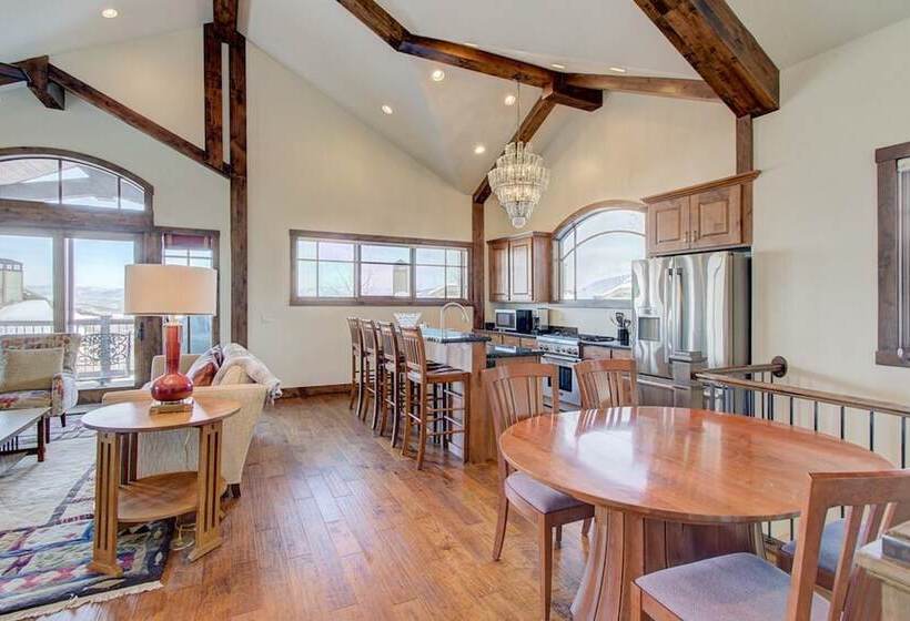 Fairway Ski And Golf Retreat By Avantstay Blocks From The Ski Lift! Beautiful Views W/ Hot Tub