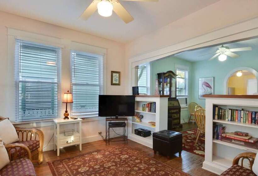 First Breath By Avantstay Close To Old Town W/ Pool Month Long Stays Only