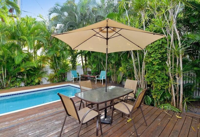 First Breath By Avantstay Close To Old Town W/ Pool Month Long Stays Only