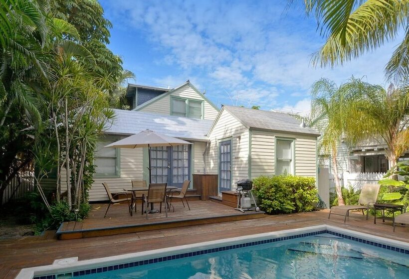 First Breath By Avantstay Close To Old Town W/ Pool Month Long Stays Only