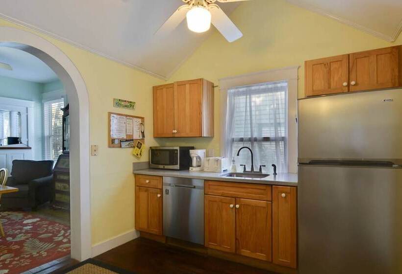 First Breath By Avantstay Close To Old Town W/ Pool Month Long Stays Only