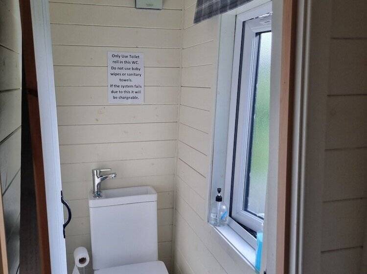 Glamping Hut   Riverview 5